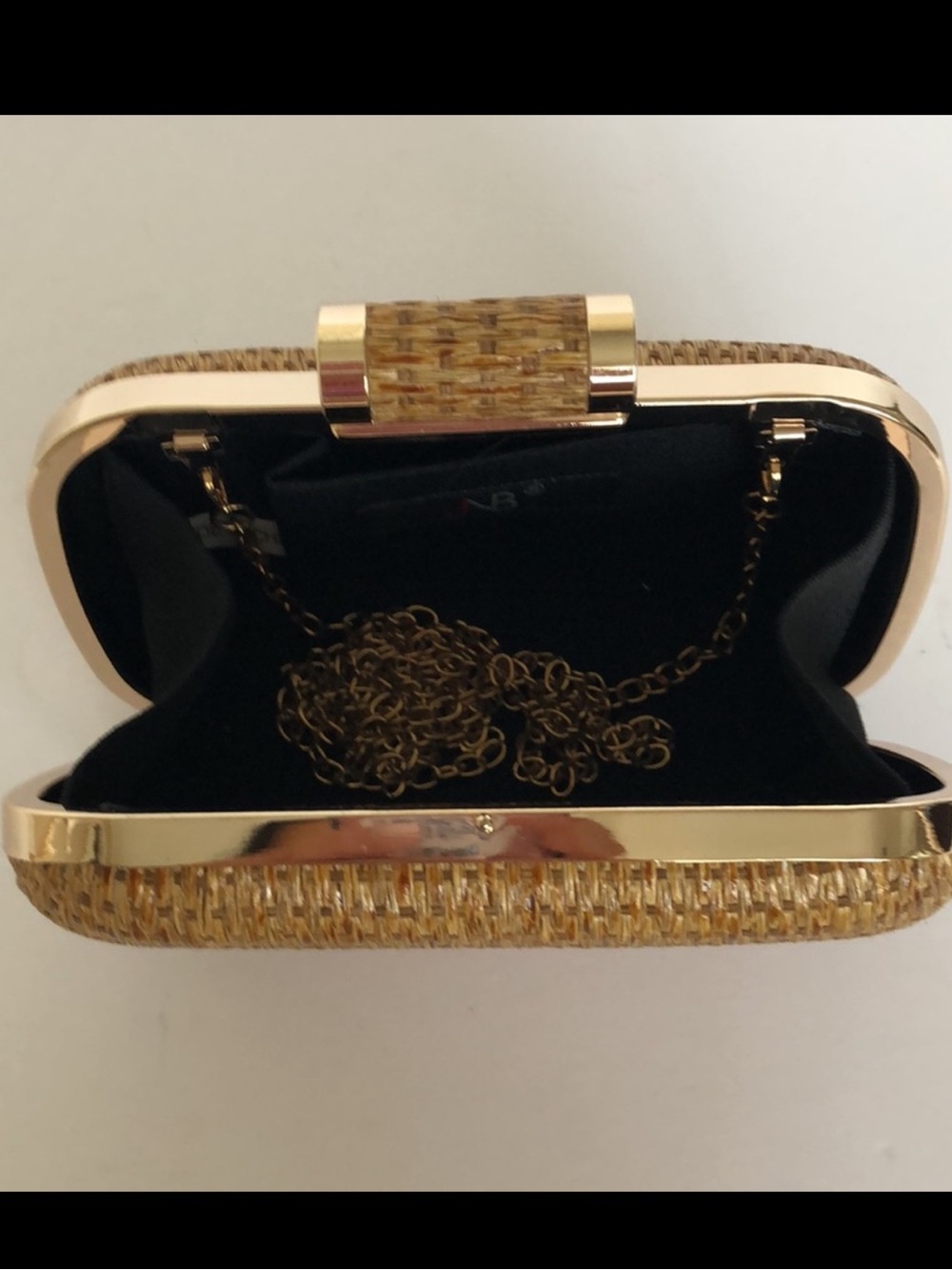 Vintage woven straw Tan Clutch - Picture 5 of 7